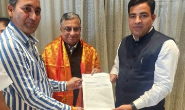 मीरा रोड न्यायालय में कामकाज शुरू कराने के लिए एड. राजकुमार मिश्र ने सुप्रीम कोर्ट के न्यायाधीश को सौंपा ज्ञापन