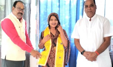 अवधी लोकगीत सेंसेशन सिंगर संध्या पंडित हुईं सम्मानित 