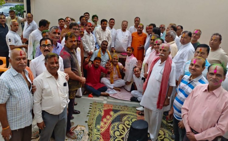 Jogira Sa Ra Ra : भायंदर में उत्तर भारतीयों द्वारा फगुआ गीतों और गुलाल के साथ खेली गई होली 