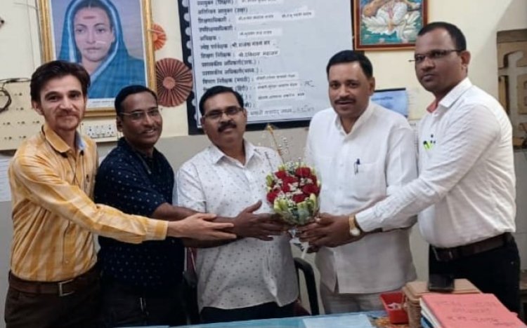 मुख्याध्यापक पदोन्नति पर धनाजी जाधव का सत्कार