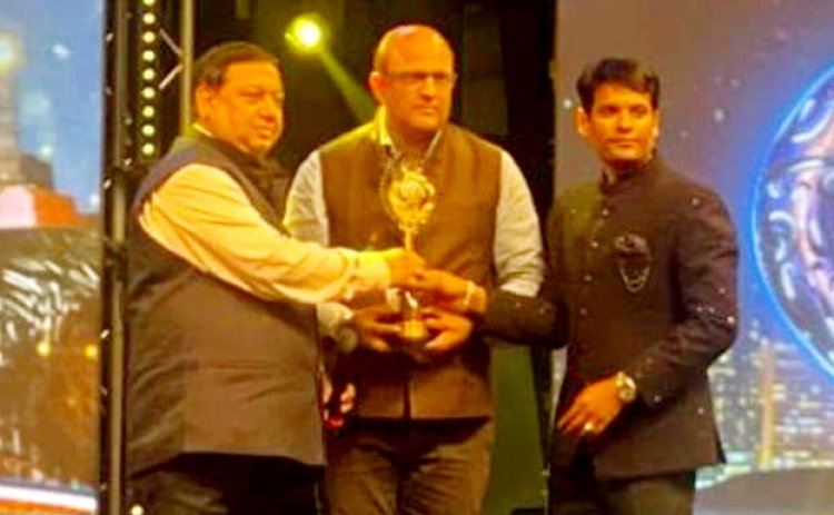 IBFA  दुबई में हुए "इंटरनेशनल भोजपुरी फ़िल्म अवार्ड 2023"  में रंजन सिन्हा को मिला "बेस्ट पीआरओ" का अवॉर्ड ...