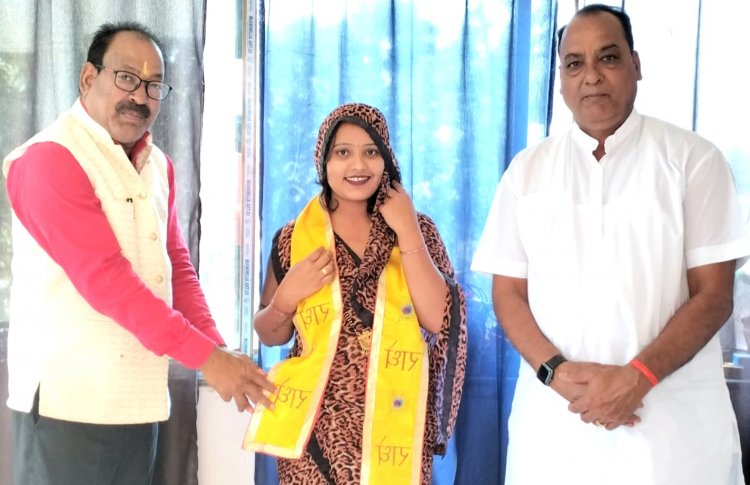 अवधी लोकगीत सेंसेशन सिंगर संध्या पंडित हुईं सम्मानित 