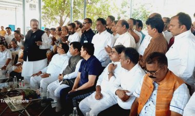 कांदिवली स्थित गढ़वा घाट आश्रम में सर्वदलीय गैर-राजनीतिक स्नेह सम्मेलन संपन्न ....