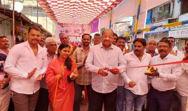 सांसद गोपाल शेट्टी ने दहिसर में नेत्र परीक्षण और मुफ्त चश्मा वितरण शिविर का किया उद्घाटन