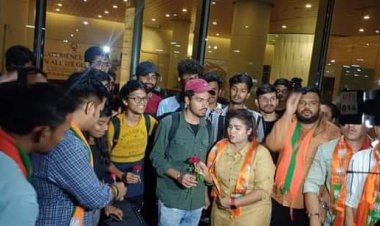 मणिपुर के हिंसा प्रभावित क्षेत्रों में फंसे महाराष्ट्र के 25 छात्र सकुशल मुंबई पहुंचे ...