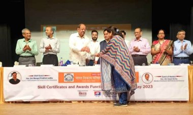 "स्किल डेवलपमेंट अवॉर्ड" के आयोजन में सांसद गोपाल शेट्टी हुए उपस्थित ...