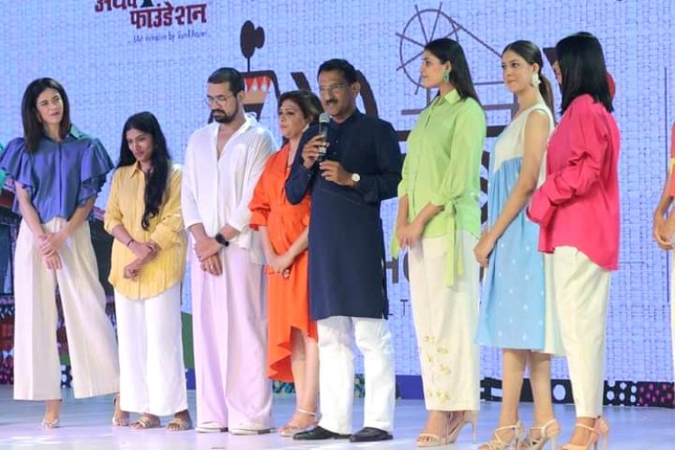 बोरीवली के खादी महोत्सव-2 के आयोजन में कांग्रेस नेता डॉक्टर नरेंद्र कुमार ने की शिरकत...