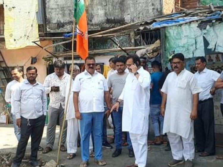 पूर्व नगरसेवक कमलेश यादव के प्रयास से निर्मित सुविधा सेवा सोसाइटी के शौचालयों का लोकार्पण 