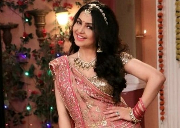 &TV की अभिनेत्रियों का साड़ी प्रेम : फैशन को दे रहा है एक नई परिभाषा