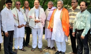 JAUNPUR में समरस फाउंडेशन ने किया महाराष्ट्र के पूर्व मंत्री रमेश दुबे और समाजसेवी विजय पंडित का सम्मान