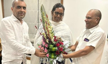 मुंबई अध्यक्ष वर्षा गायकवाड को उत्तर मुंबई कांग्रेस के नेताओं ने किया सम्मानित...