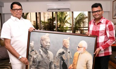 भाजपा नेता कृपाशंकर सिंह को डॉ. अनील काशी मुरारका ने भेंट की प्रधानमंत्री नरेंद्र मोदी की खूबसूरत पेंटिंग          