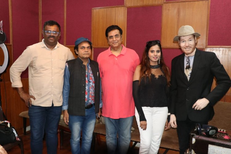 धारावाहिक "आध्यात्मिक भारत" के एक गीत की रिकार्डिंग संपन्न ...