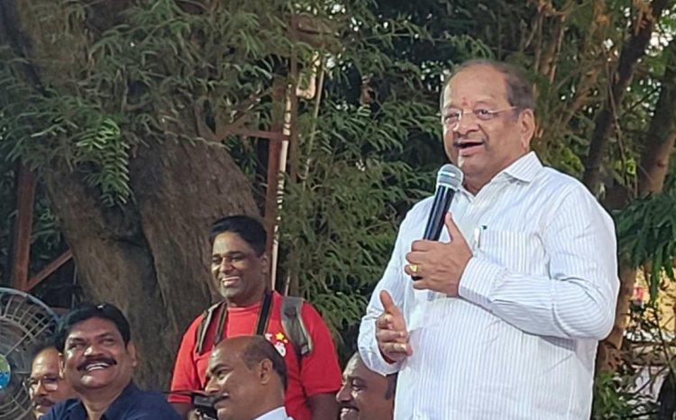 सांसद गोपाल शेट्टी ने कोली समाज को 4000 शीतपेटियों का किया वितरण