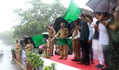 मुंबई पुलिस के निर्भया स्क्वाड के लिए नए वाहन उपलब्ध कराए गए...