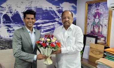 सांसद गोपाल शेट्टी द्वारा यूपीएससी परीक्षा में बोरीवली को गौरवान्वित करनेवाले निखिल विनरकर का सत्कार