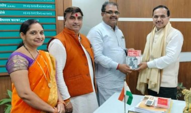 मीरा भाईंदर मनपा आयुक्त  संजय  काटकर से भाजपा नेताओं ने की सदिक्षा भेंट