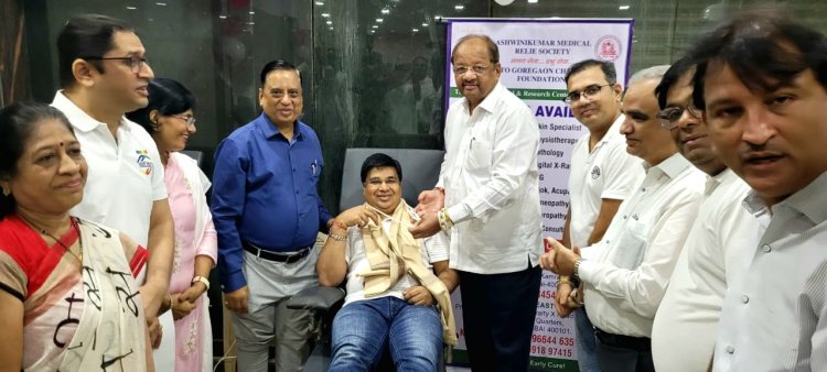 200 से अधिक बार किया रक्तदान :  सांसद गोपाल शेट्टी ने किया संजय रायजादा का सम्मान