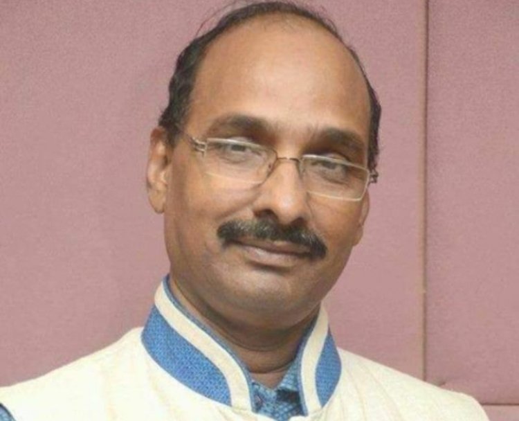 शिक्षक दिवस पर विशेष कविता : बारिश और बसंत तुम्हीं हो