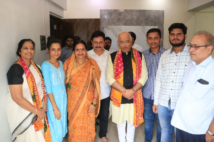 "मेरी माटी मेरा देश अभियान" अंतर्गत पूर्व सांसद विनय सहस्त्रबुद्धे  ने मीरा भायंदर के नागरिकों से किया जनसंपर्क