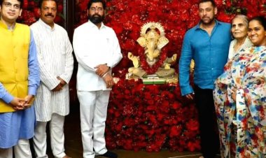 CM एकनाथ शिंदे ने सलमान खान की बहन अर्पिता शर्मा के घर जाकर गणेश जी की प्रतिमा का किया दर्शन