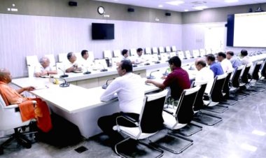 CM Yogi Adityanath ने की समीक्षा बैठक : स्टेट कैपिटल रीजन डेवलपमेंट अथॉरिटी  के जल्द गठन के निर्देश