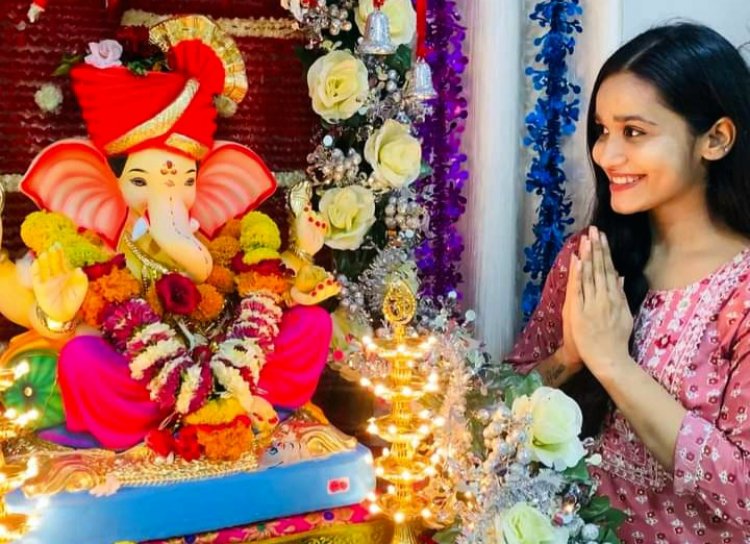 "स्वामी समर्थ" की अभिनेत्री अपूर्वा देशमुख के घर पधारे विघ्नहर्ता