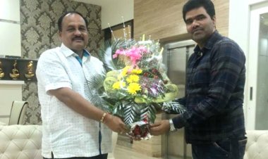 उत्तर भारतीय मोर्चा मीरा-भायंदर के पुनर्नियुक्त जिलाध्यक्ष सुरेश सिंह को समाजसेवी बी.डी. सिंह ने किया सम्मानित