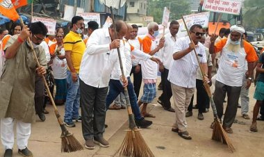 महात्मा गांधी तथा लालबहादुर शास्त्री जयंती के अवसर पर स्वच्छता अभियान में शामिल हुए सांसद गोपाल शेट्टी