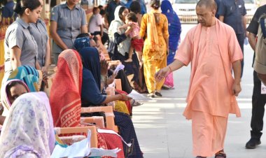 CM Yogi Adityanath ने जनता दर्शन के दौरान लोगों को हर पीड़ा के निवारण का दिया भरोसा