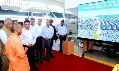 CM Yogi Adityanath ने गाजियाबाद में प्रधानमंत्री के कर-कमलों से होनेवाले रैपिड रेल के उद्घाटन एवं जनसभा स्थल का निरीक्षण कर तैयारियों का लिया जायजा