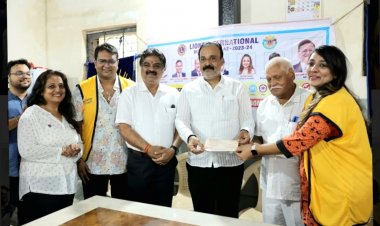 Lions Club Of Hilltop ने जरूरतमंदों के लिए 70 हजार रुपए स्कूल की फीस और छात्रों की सुविधा के लिए वाटर कूलर प्रदान किया