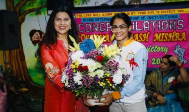 एशियन गेम्स में रजत पदक प्राप्त करनेवाली धावक ऐश्वर्या मिश्रा को डॉ. स्नेहल पिंटो ने किया सम्मानित