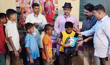 पालघर में विद्यार्थियों को मुफ्त शैक्षणिक सामग्री का वितरण और "हर हाथ बांसुरी , हर सांस बांसुरी मुहिम" की शुरुवात