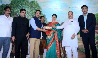 मीरा भायंदर रामलीला समिति चैरिटेबल ट्रस्ट आयोजित रामलीला देखने पहुंचे शहर के दिग्गज