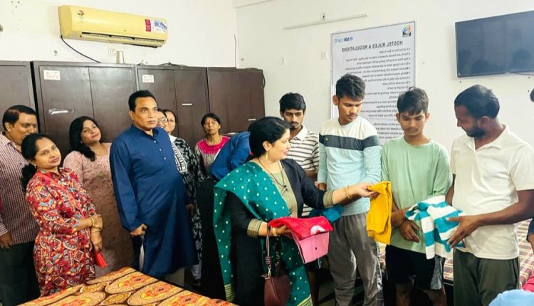 दीपावली से पूर्व मूक बधिर लोगों संग 'सोशल एंड मोटिवेशनल ट्रस्ट' का दिवाली सेलिब्रेशन