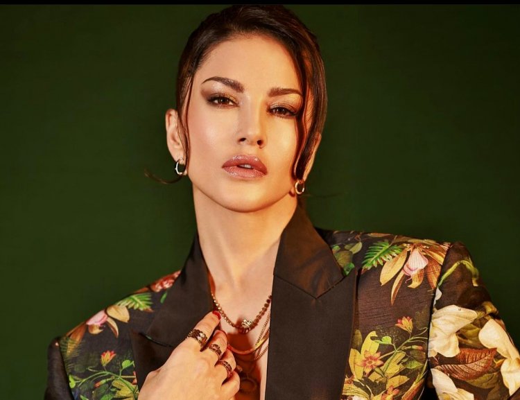 Sunny Leone नए रियलिटी शो 'ग्लैम फेम' में जजिंग पैनल का होंगी प्रमुख हिस्सा !