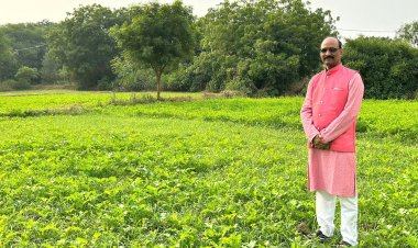 कविता :  तुम्हें बुलाए गांव