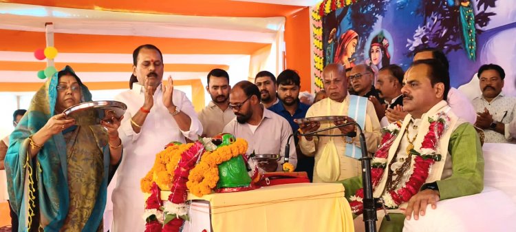 श्रीमदभागवत कथा के अंतिम दिन कृष्ण सुदामा की कथा सुनकर भावुक हुए भक्त गण