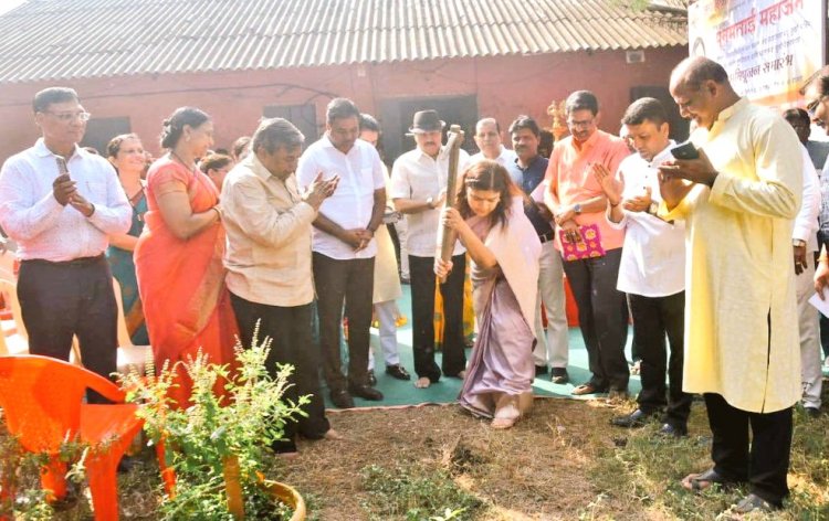कुर्ला की 93 साल पुरानी व्यायामशाला के पुनर्विकास के लिए सांसद पूनम महाजन ने किया भूमि पूजन