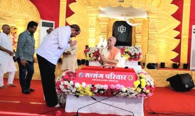 'सत्संग परिवार' द्वारा कांदिवली में आयोजित श्री राम कथा में पहुंचे सांसद गोपाल शेट्टी ...