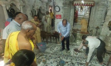 मालाड और कांदिवली के विभिन्न मन्दिरों में सांसद गोपाल शेट्टी द्वारा 'मंदिर स्वच्छता अभियान'