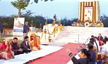 राष्ट्रपिता महात्मा गांधी की पुण्यतिथि पर लखनऊ में 'शहीदों को श्रद्धांजलि' कार्यक्रम का आयोजन