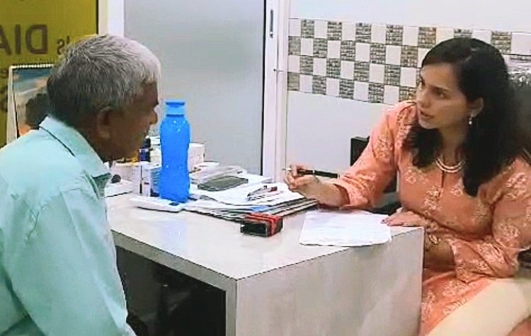 डॉ.साठे आय क्लिनिक एंड लेजर सेंटर के एक वर्ष पूरे होने पर मुफ्त नेत्र चिकित्सा शिविर का आयोजन 