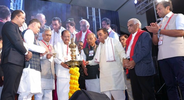 पूर्व उप-राष्ट्रपति वेंकैया नायडू ने किया  'भारतीय छात्र संसद' का उद्घाटन