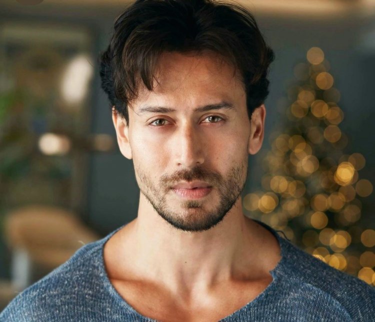 WPL : वुमेन्स प्रीमियर लीग 2024 के उद्घाटन समारोह में टाइगर श्रॉफ का जलवा !