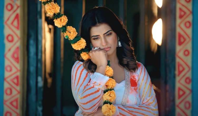 Holi Special : अक्षरा सिंह ने गा दिया "फलनवा के बेटा" तो हो गया वायरल !