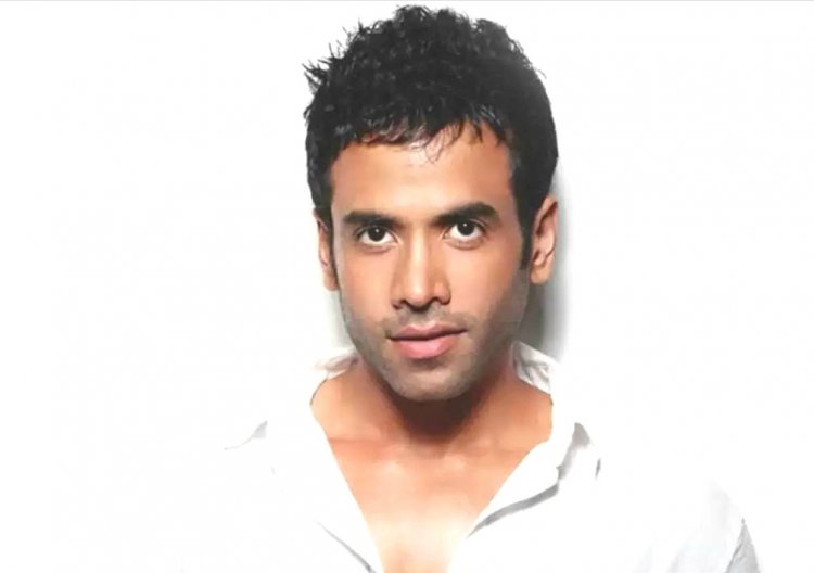 लैंड माफिया थ्रिलर 'डंक' से अपना ओटीटी डेब्यू करेंगे तुषार कपूर !