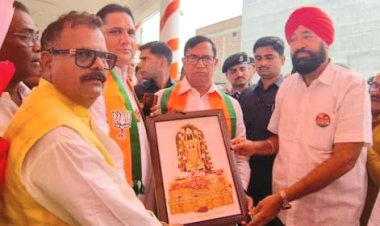 Jaunpur भाजपा प्रत्याशी कृपाशंकर सिंह से मुम्बई के भाजपा नेताओं ने की सदिक्षा भेंट