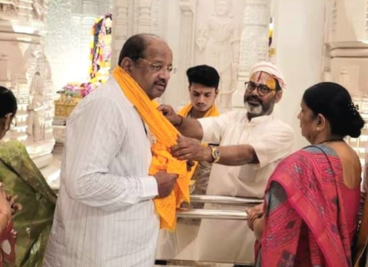 सांसद गोपाल शेट्टी ने सपरिवार  अयोध्या धाम जाकर किया रामलला की दिव्य मूर्ति का दर्शन
